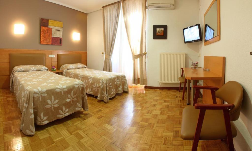 Hostal Arotza Тафалья Экстерьер фото