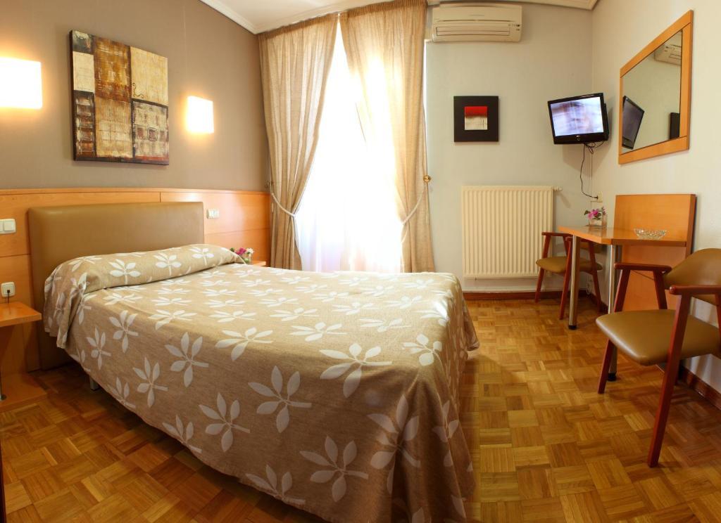 Hostal Arotza Тафалья Экстерьер фото